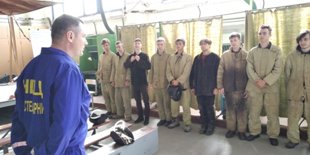 22 червня майстер в/н Боговін К.А. провів показовий урок з виробничого навчання на тему: «Автоматичне плазмове і механізоване зварювання конструкцій з вуглецевих і конструкційних сталей»