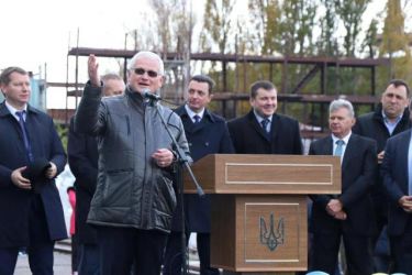 торжественно-4