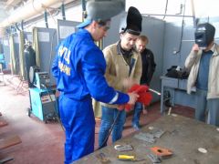 Сьогодні на базі нашого ліцею було проведено засідання «круглого столу» викладачів та майстрів в/н з професій зварювальних робіт на тему: «Впровадження нових педагогічних та виробничих технологій в освітній процес»